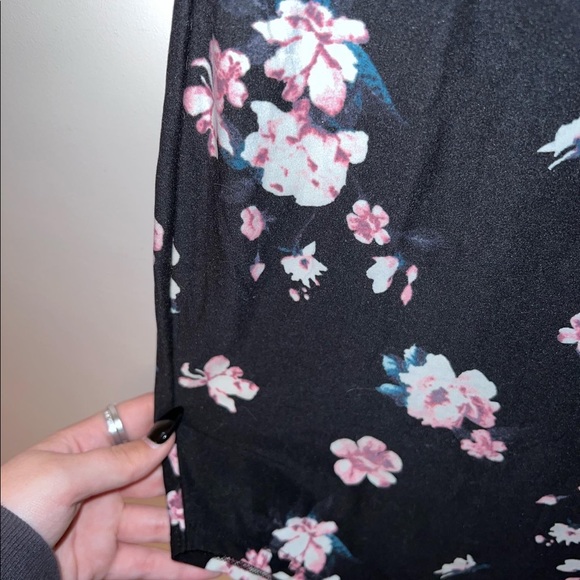 Dress - Picture 5 of 5